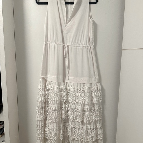 White maxi dress excellent condition !!!